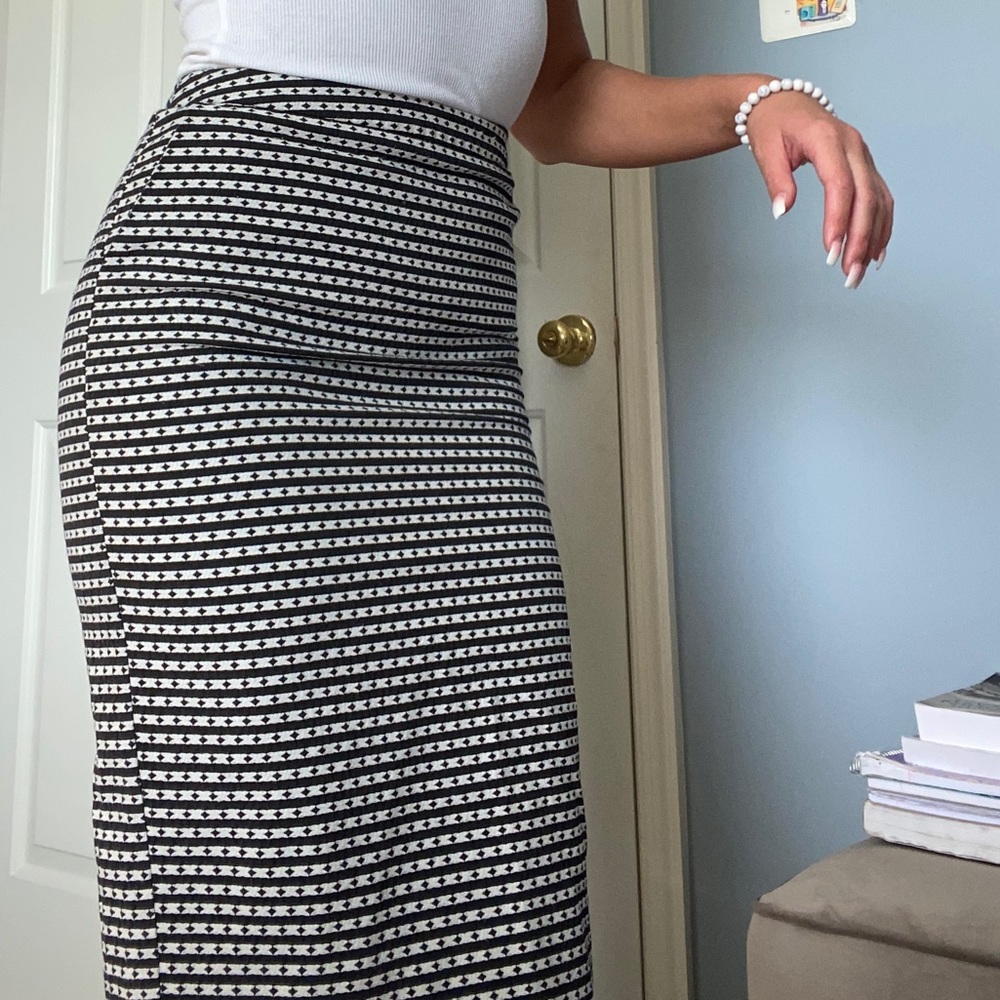 Black & white Pencil Skirt, size 2